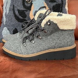 New!! Dr. Scholls Wool Wedge Bootie